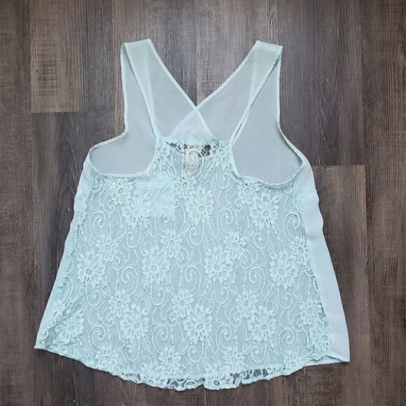 Lace Back Tank Top - Picture 2 of 7